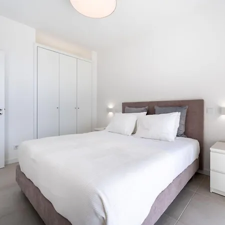 Oasis Mar 2 Bdr W/ Pool By Lovelystay Portimao