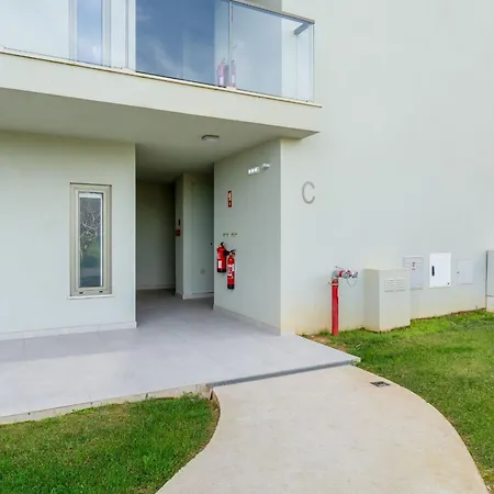 Oasis Mar 2 Bdr W/ Pool By Lovelystay Apartment Portimao